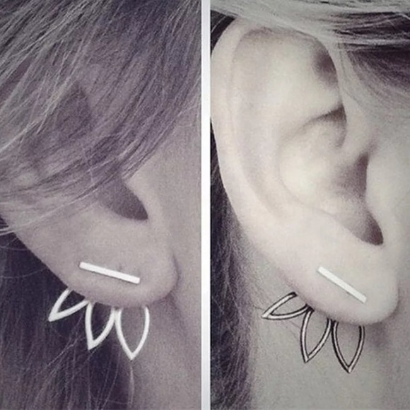 Minimalist Boho Indie Leaf/Flower Stud Earrings - Picture 4 of 11